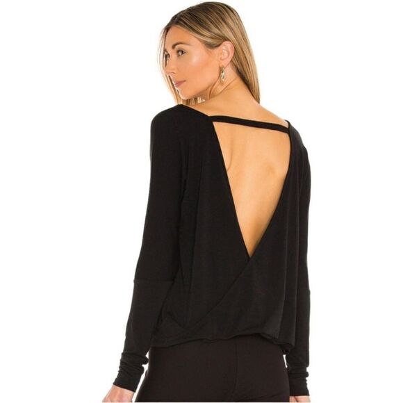 Onzie Drapey V Back Tee in Black Size Large B18 - Picture 6 of 6